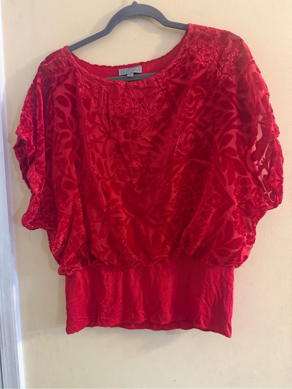 Joseph A Red Velvet Burnout Short Sleeve Women's Top, medium